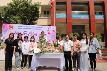 Hội thi cắm hoa nghệ thuật - Chào mừng Kỷ niệm 93 năm ngày thành lập Hội liên hiệp phụ nữ Việt Nam 20/10